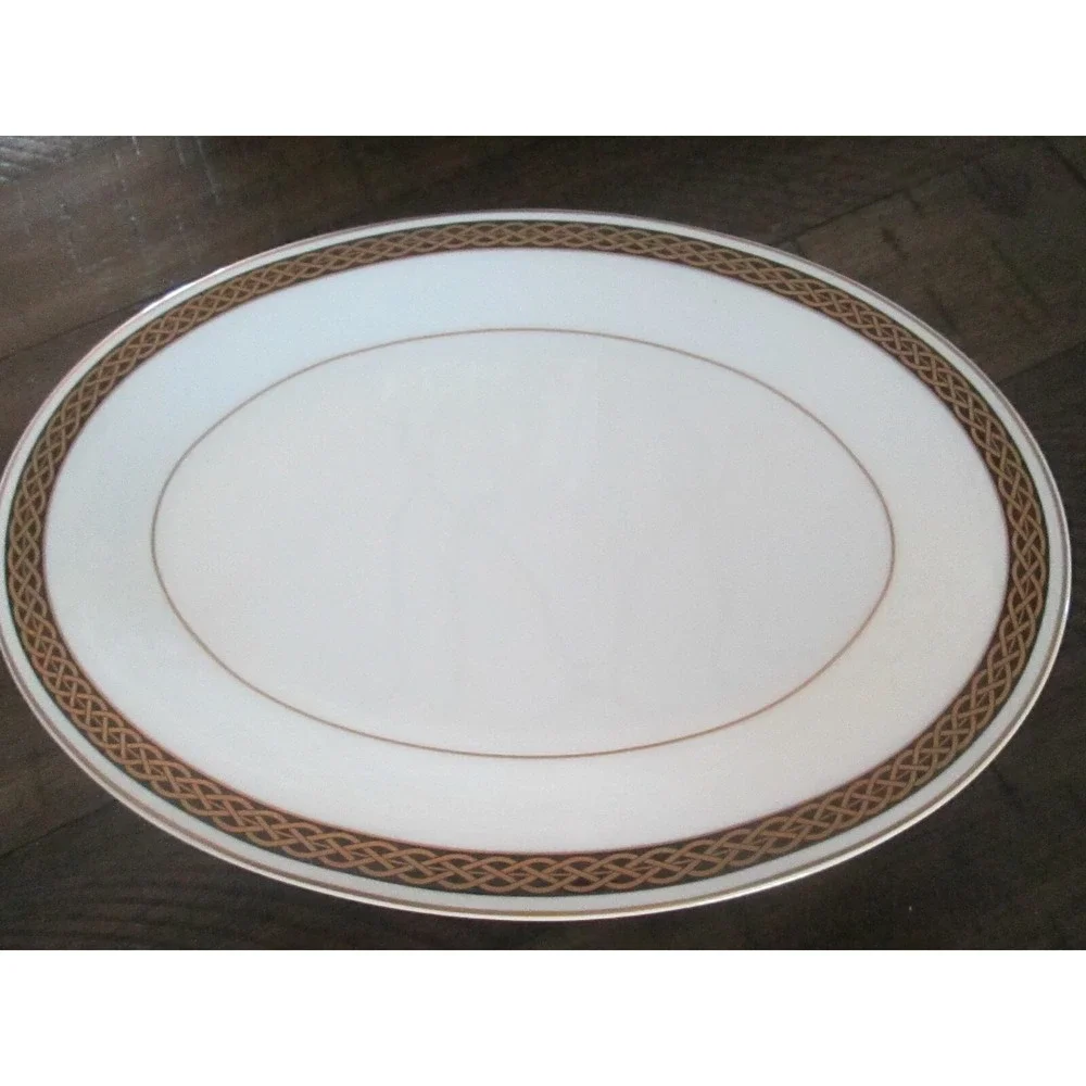 New MIKASA Pembrook CAG16 Black Gold‎ Bone China Small Oval Serving Platter